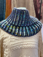 Load image into Gallery viewer, Lush Brioche Cowl - Sample Kits