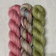 Load image into Gallery viewer, Rhubarb Pie - The Shift - Drea Renee Knits