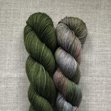 Load image into Gallery viewer, Craigh Na Dun, Forest Green - 2-Color Kit