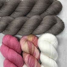 Load image into Gallery viewer, That Valentine's Day - Slipstravaganza MKAL - Kits