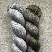 Load image into Gallery viewer, Craigh Na Dun, Forest Green - 2-Color Kit