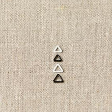 Load image into Gallery viewer, Triangle Stitch Markers- Cocoknits - Accessories